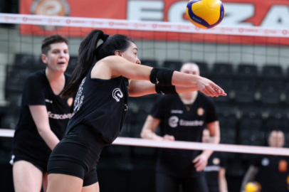 Eczacıbaşı Dynavit, yarı final ilk maçına çıkıyor