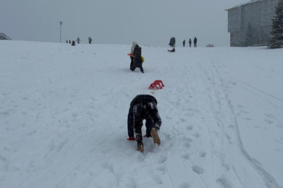Günübirlikçiler Uludağ'a akın etti