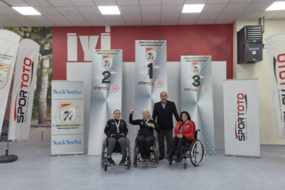 Bursa'nın gururu Aysel Özgan'dan altın madalya