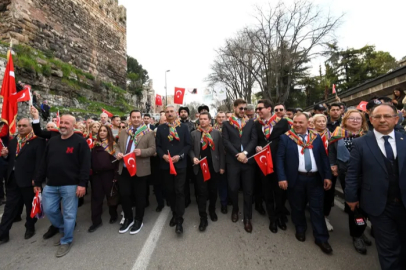 Fetih ruhu Osmangazi sokaklarında yankılandı
