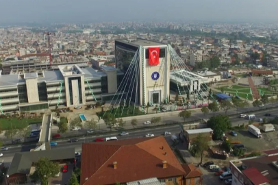 Büyükşehir'de ödemeler durduruldu, izinler iptal edildi