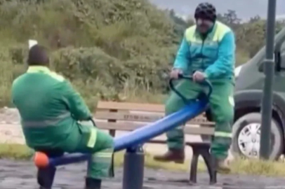 Bursa'da temizlik işçilerinin tahterevalli keyfi