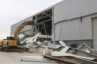 Nilüfer’de kaçak yapılar bir bir yıkılıyor