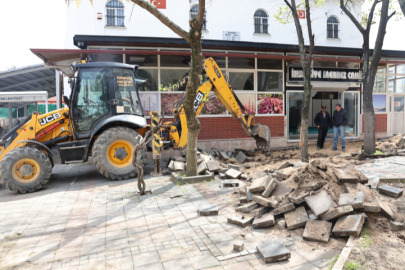 İhsaniye Eski Köy Meydanı modern bir görünüme kavuşuyor