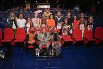 Tofaş Tiyatro Kulübü’nden Büyük Usta Haldun Dormen’e Saygı Sahnesi