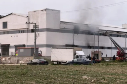 Bursa'da mobilya fabrikasında yangın paniği