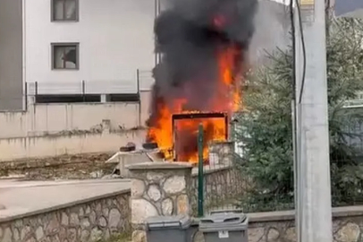 Bursa'da depoda çıkan yangında tüp bomba gibi patladı