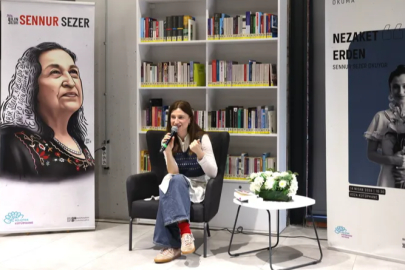 Nezaket Erden, Nilüfer'de 'Sennur Sezer' şiirleri okudu
