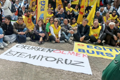 Öğretmenler sokağa döküldü
