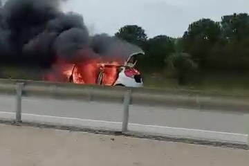 Bursa'da seyir halindeki otomobil alev aldı