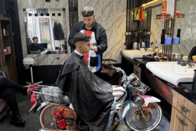 Bursa'da motosikleti berber koltuğuna dönüştürdü