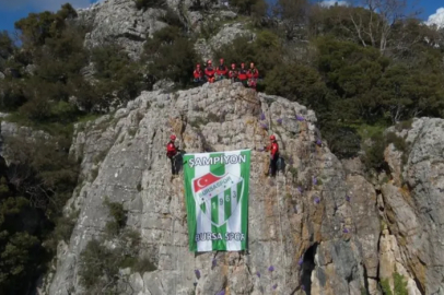Bursaspor bayrağı zirvede dalgalandı