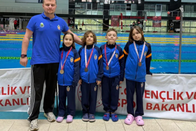 İnegöl Belediyespor yüzme takımından 18 madalyalık gurur