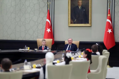 Cumhurbaşkanı Erdoğan, 23 Nisan'da koltuğunu devretti