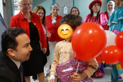 Bursa Nilüfer Kadın Korosu'ndan duygusal kutlama