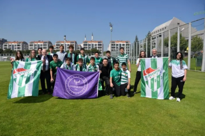 Bursa'da öğrencilerden şampiyonu ziyaret