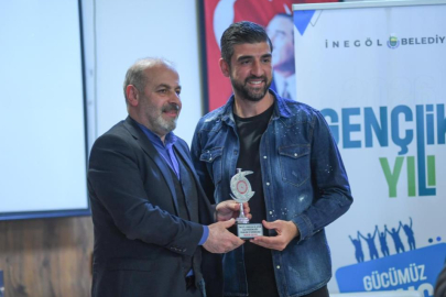 İnegölspor kalecisi Bekir Sevgi 'yılın en iyi sporcusu' seçildi