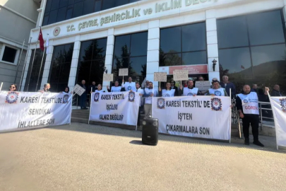 Öz İplik İş'ten Bursa Çevre ve Şehircilik İl Müdürlüğü önünde basın açıklaması
