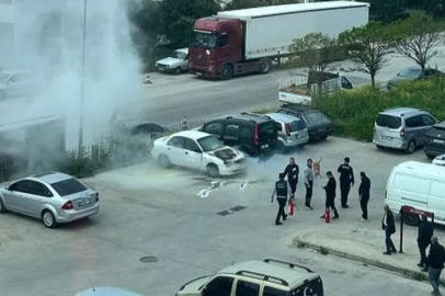 Bursa'da otoparktaki otomobil alev alev yandı