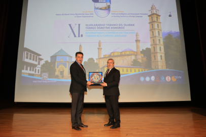 BUÜ’de Türkçenin geleceği konuşuldu