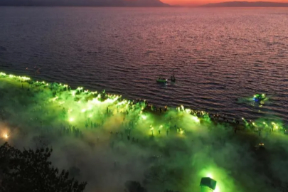 İznik sahili yeşil-beyaza boyandı