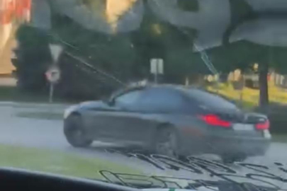 Bursa'da otomobil böyle drift attı