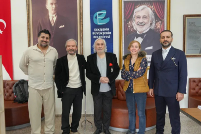 Müjdat Gezen, adının verildiği sahneyi ziyaret etti