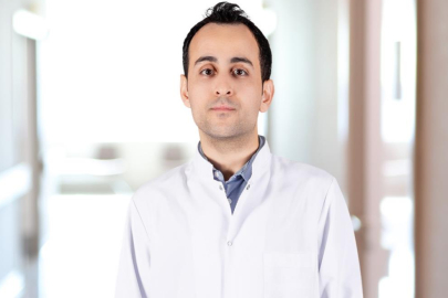 "Gebelik sonrası karın germe için en az 1 yıl beklenmeli"