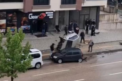 Bursa'da kontrolden çıkan otomobil takla attı