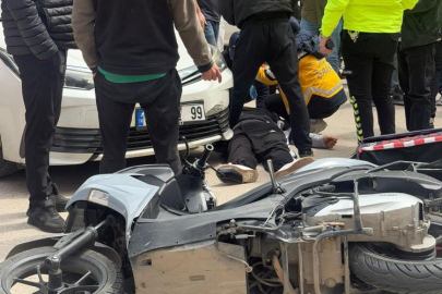 Bursa'da otomobilin çarptığı motosikletli kurye yaralandı