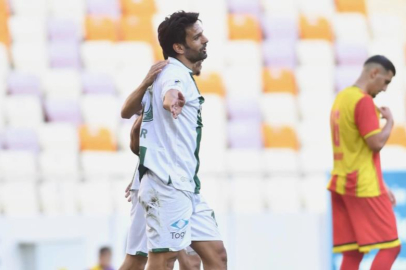 Bursaspor'da kaptan veda etti; Muhammet Demir ile yollar ayrıldı