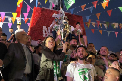 Muğlaspor kupa ile evine döndü