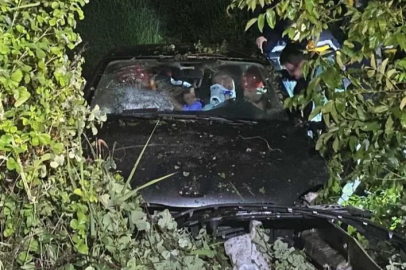 İnegöl'de tarlaya uçan otomobildeki 4 kişi yaralandı