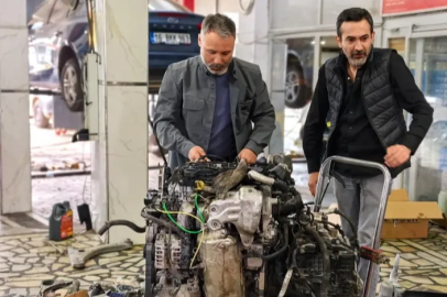 Bursa'da kamyonetin motorunda giden tamirci konuştu