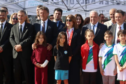 Nilüfer, 19 Mayıs’ı Cumhuriyet Meydanı’nda karşıladı