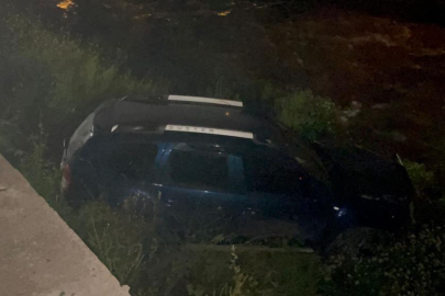 Bursa'da kontrolden çıkan araç dereye uçtu, kaza sonrası sürücü kaçtı