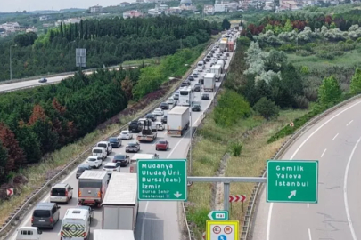 9 günlük bayram tatili trafiği Bursa Kuzey gişelerde böyle görüntülendi