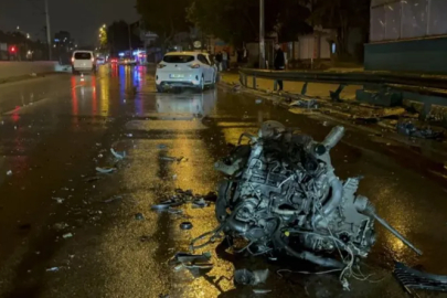 Bursa’da feci kaza! Çarpmanın etkisiyle motor yerinden çıktı