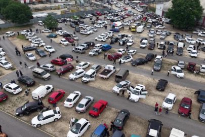 Bayram öncesi Bursa oto pazarında yoğunluk