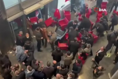 CHP binasında bulunan CHP'lilere müdahale başladı