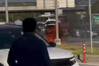 Bursa'da seyir halindeki otomobil alev topuna döndü