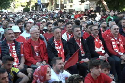 Bursa'da dev ekranlarda Dünya Kupası heyecanı yaşandı