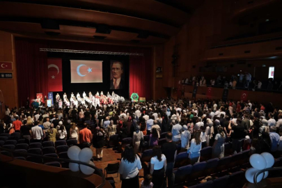 Bursa'da minikler yıl sonu gösterisinde hünerlerini sergiledi