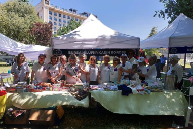 Bursa'da Nilüfer Kadın Korosu'ndan anlamlı hayır etkinliği