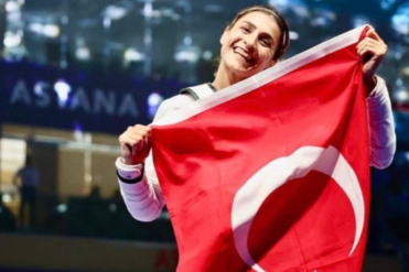 Kazakistan'da Yıldırım rüzgarı