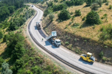 Büyükşehir ile Orhaneli'nin yolları yenileniyor
