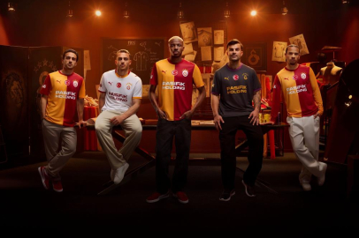 Galatasaray yeni sezon formalarını tanıttı