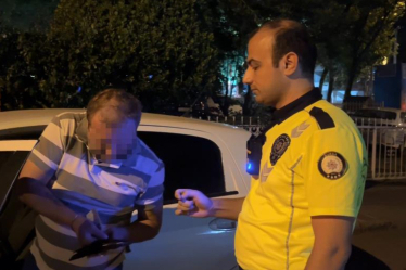 Bursa'da denetimi görünce, 'sigara almaya geldim' dedi