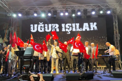 Bursa'da 15 Temmuz programı Uğur Işılak konseriyle son buldu