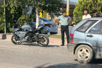 İnegöl'de motosiklet hafif ticari araca arkadan çarptı